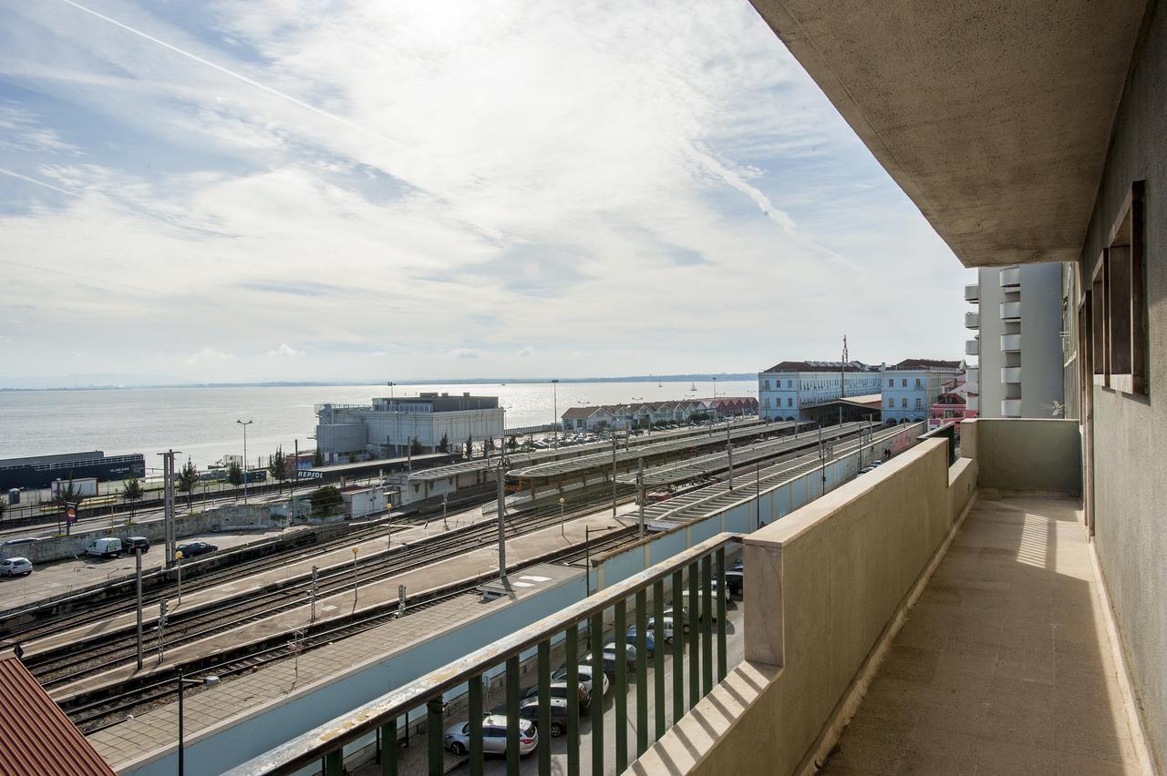 Apolonia 3 Frontal River View Lisbon Exterior photo